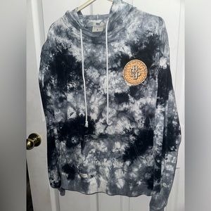 This is a beautiful like new Simply Southern shirt size large.